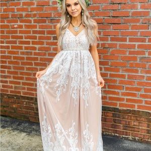 Elegant Lace Wedding Dress in White and Cream